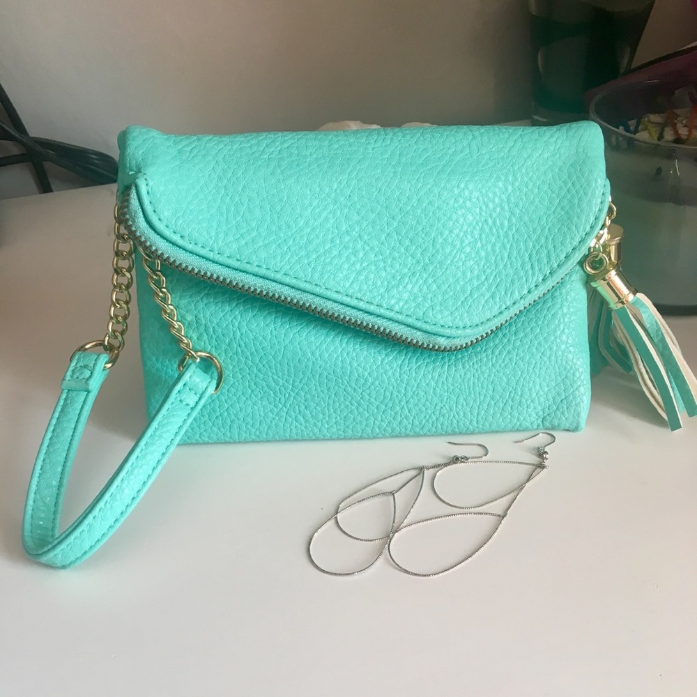 Robin’s Egg Blue Wristlest